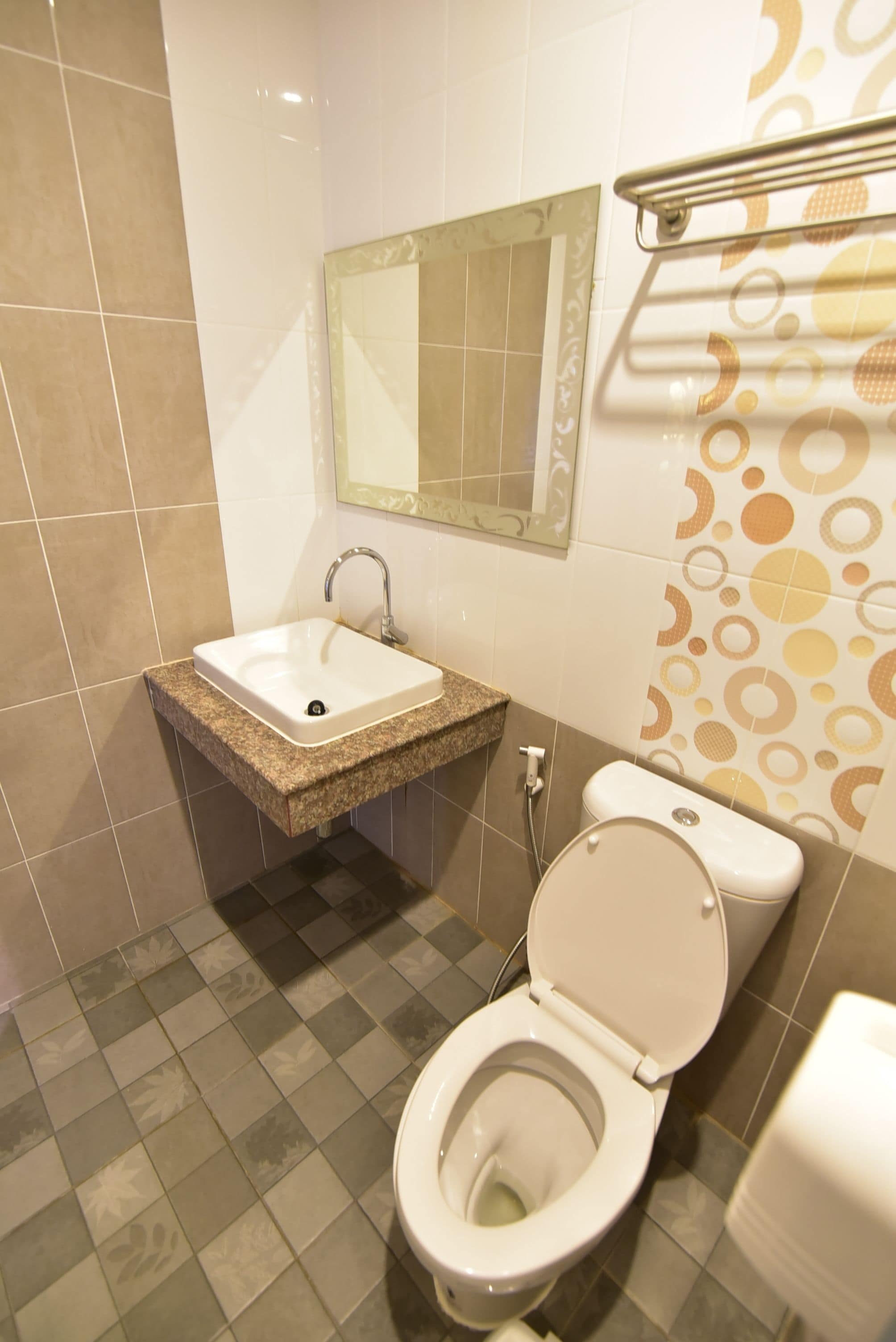 family room, 1 bedroom | bathroom | shower, free toiletries, hair dryer, slippers