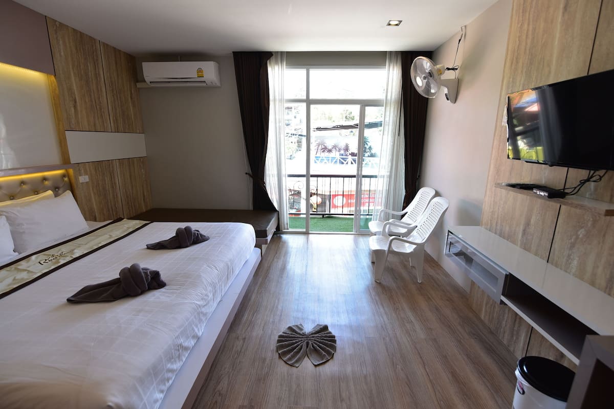 Habitación Deluxe con 1 cama doble o 2 individuales, 1 habitación, vistas a la ciudad | Vistas desde la habitación