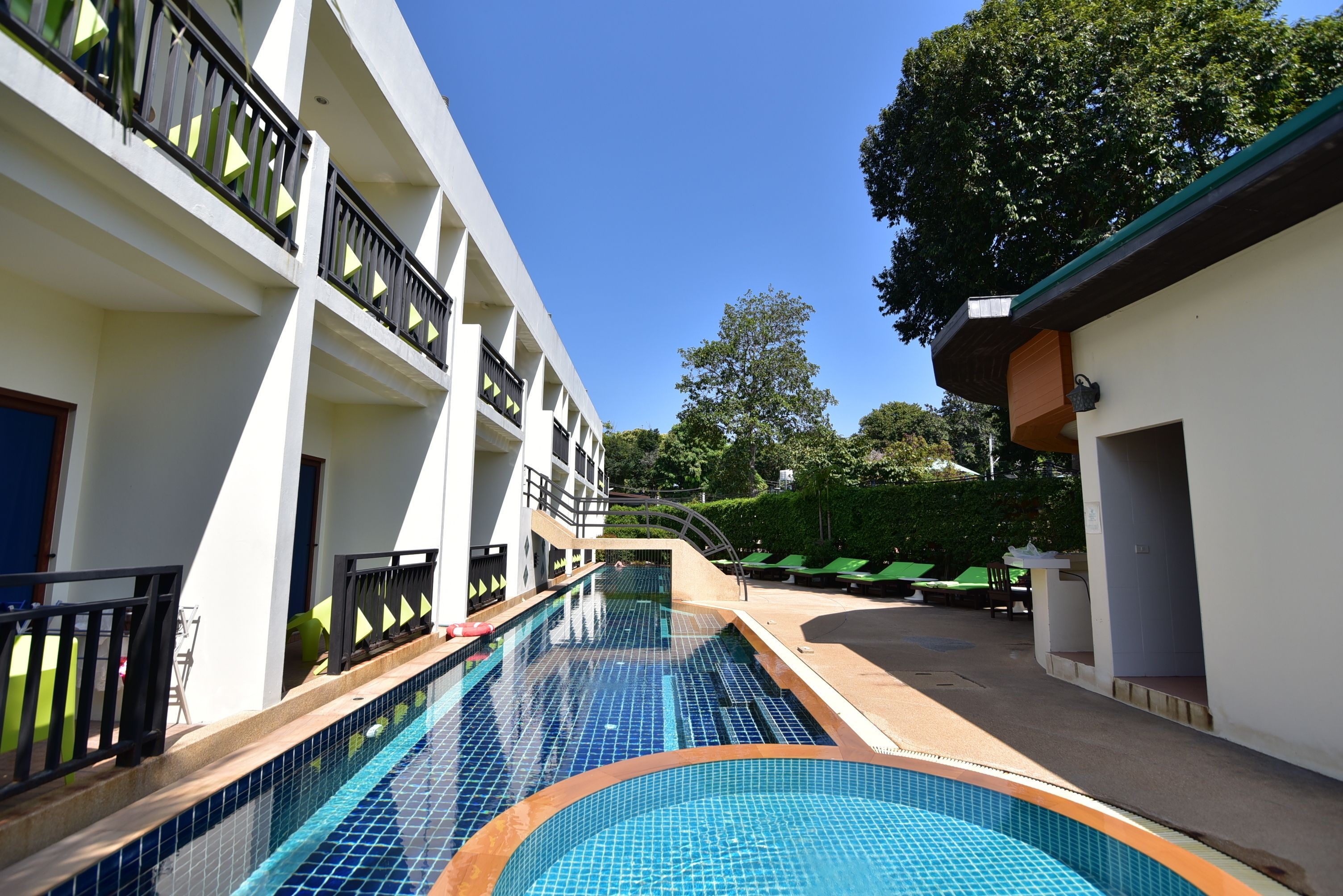 outdoor pool, pool loungers