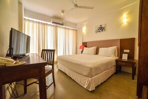 Premium bedding, minibar, in-room safe, desk