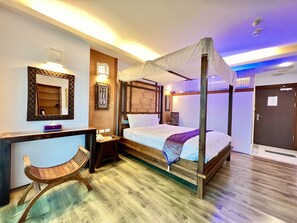 Deluxe Double Room | Down comforters, desk, rollaway beds, free WiFi - Seasons Bali Fashion Inn (Hengchun)