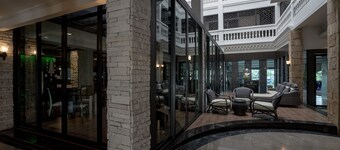 Kiss Gardenhome Chic Hotel