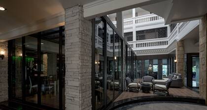 Kiss Gardenhome Chic Hotel