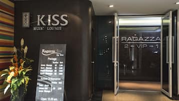 Sauna, soins d'aromathérapie, massages thaïs, gommages corporels