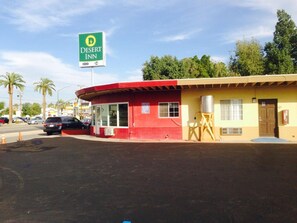 Exterior - Desert Inn (Brawley)