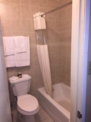 Double Room | Bathroom - Desert Inn (Brawley)