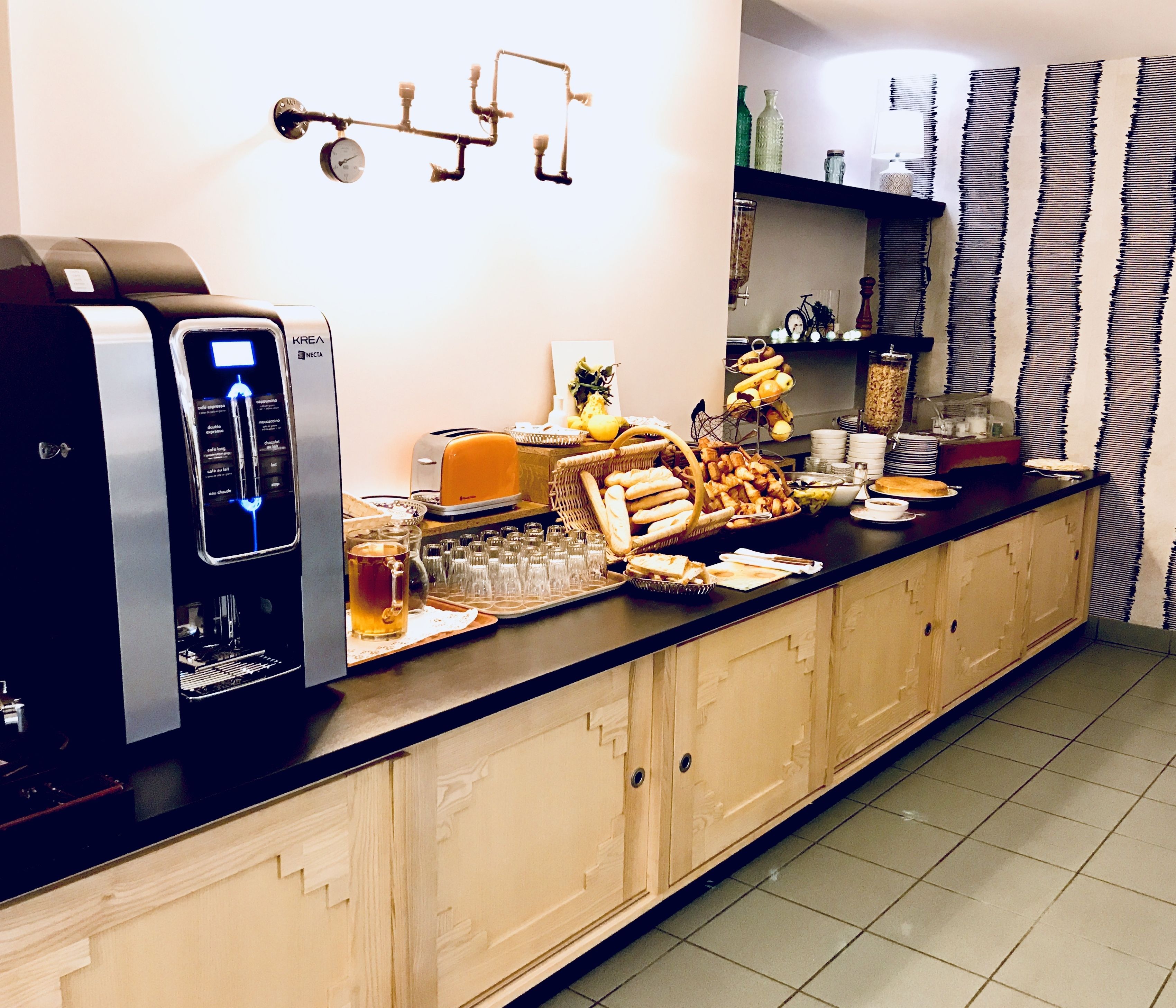 daily buffet breakfast (eur 11.00 per person)