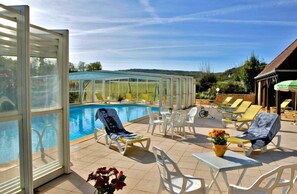 Indoor pool, pool loungers