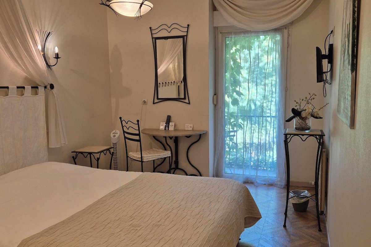 Chambre Double Supérieure | Bureau, Wi-Fi gratuit