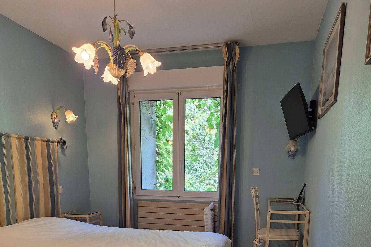 Standard Double Room | Desk, free WiFi