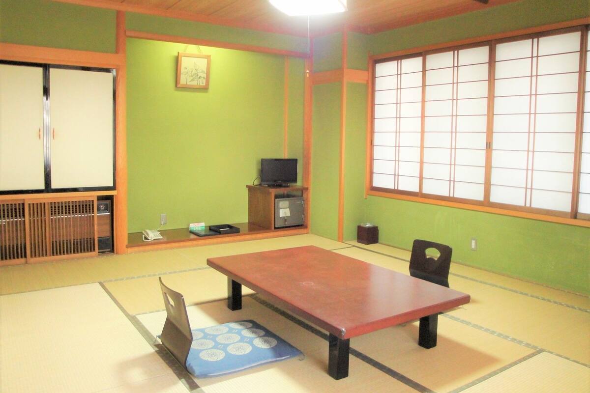 Phòng dành cho gia đình (10 Tatami mats, Shared Bath) | Chăn bông, truy cập Internet không dây miễn phí 