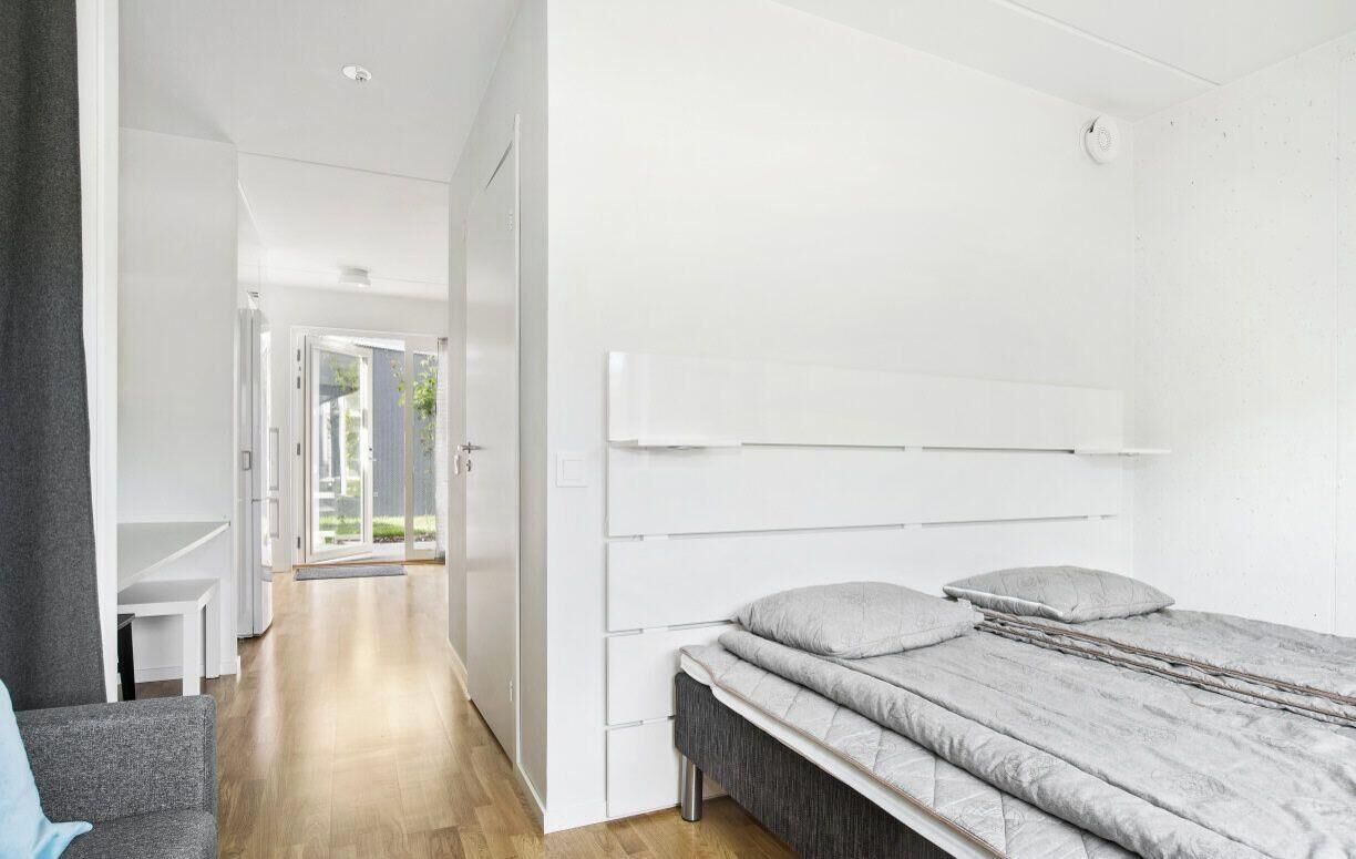 1 bedroom, desk, laptop workspace, cots/infant beds