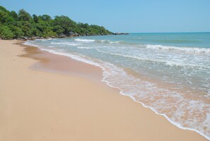 Beach nearby - Kinh Bac Hotel (Phu Quoc)
