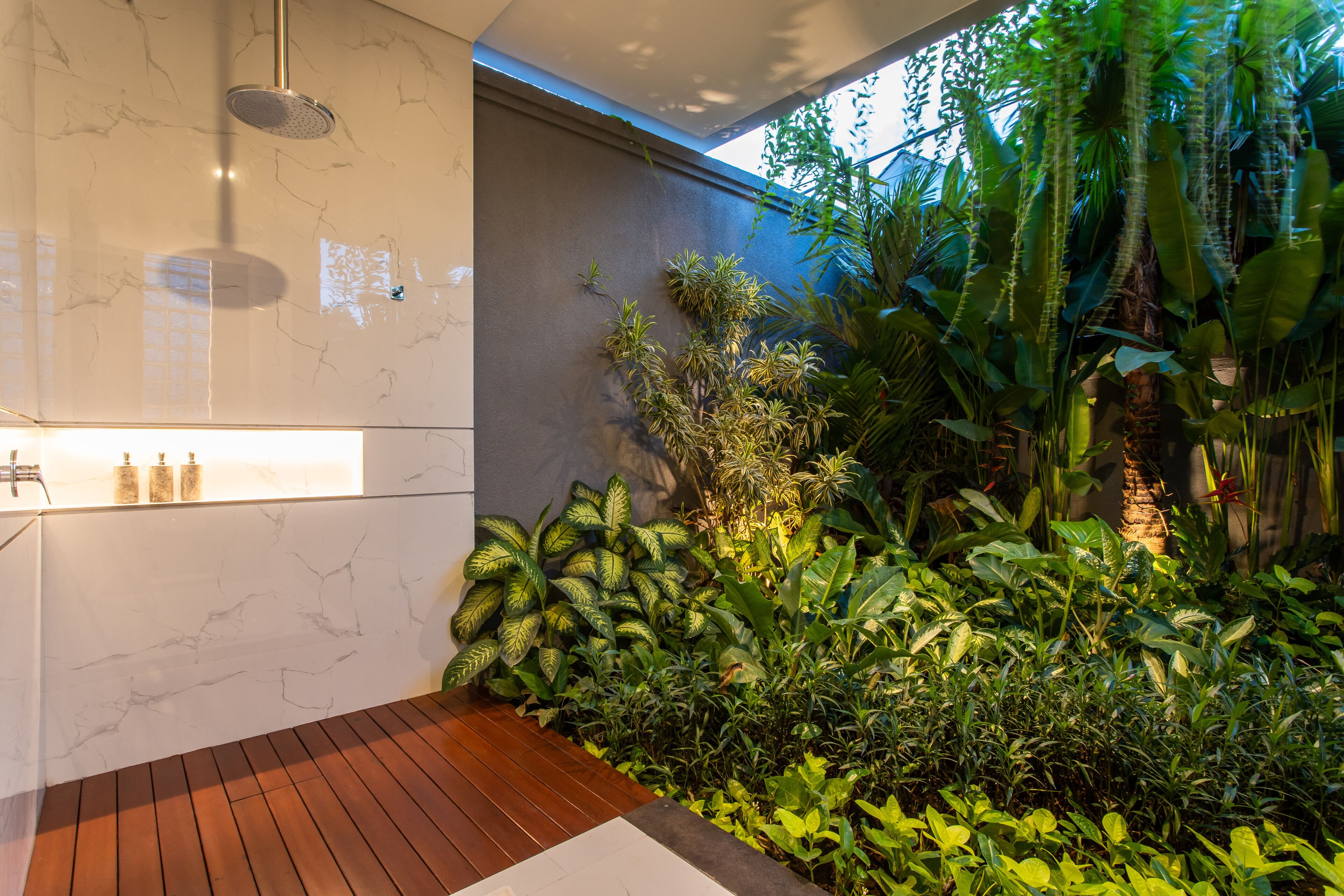 Three Bedrooms Grand Suite Villa | 浴室淋浴間