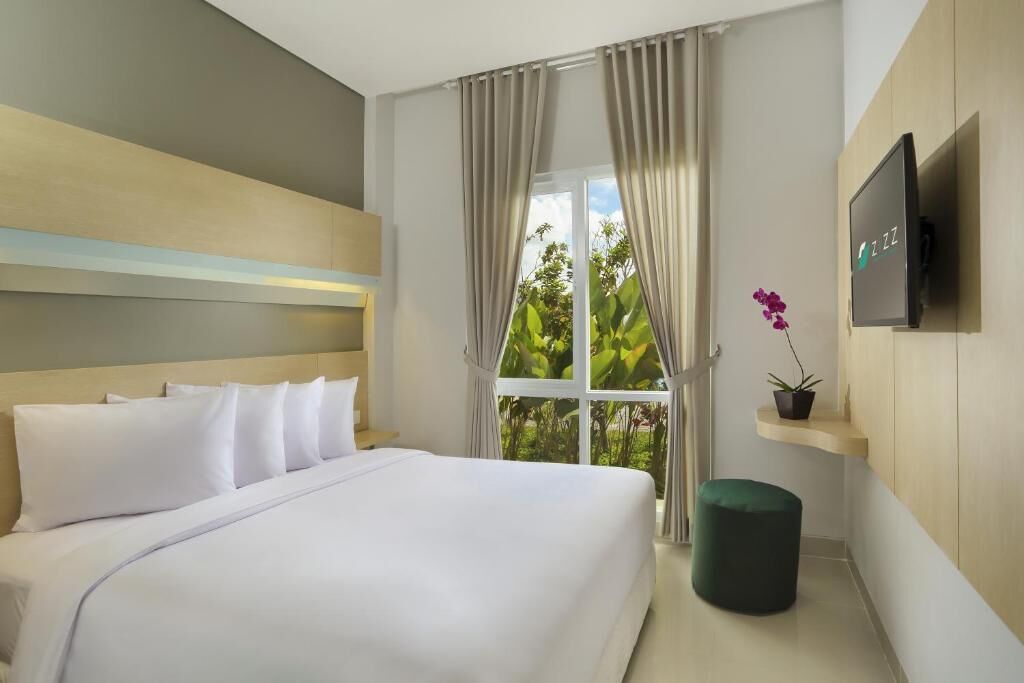 ตู้นิรภัยในห้องพัก, โต๊ะทำงาน, Wi-Fi ฟรี