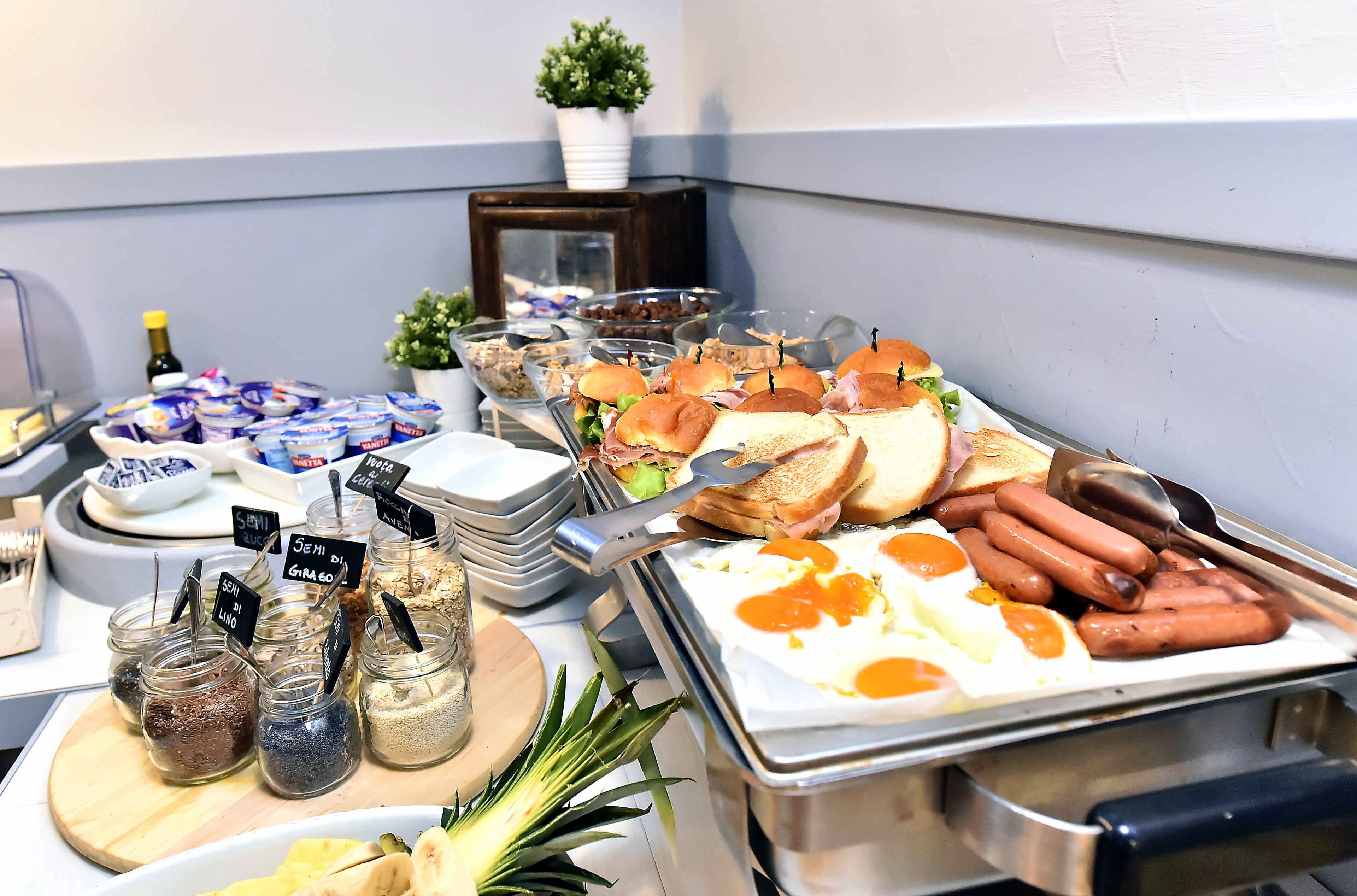 daily buffet breakfast (eur 10.00 per person)