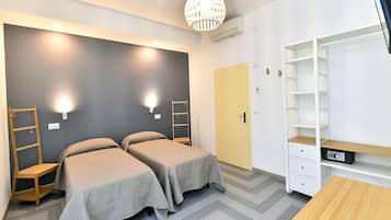 Habitación doble clásica | Caja de seguridad en la habitación, escritorio y wifi gratis