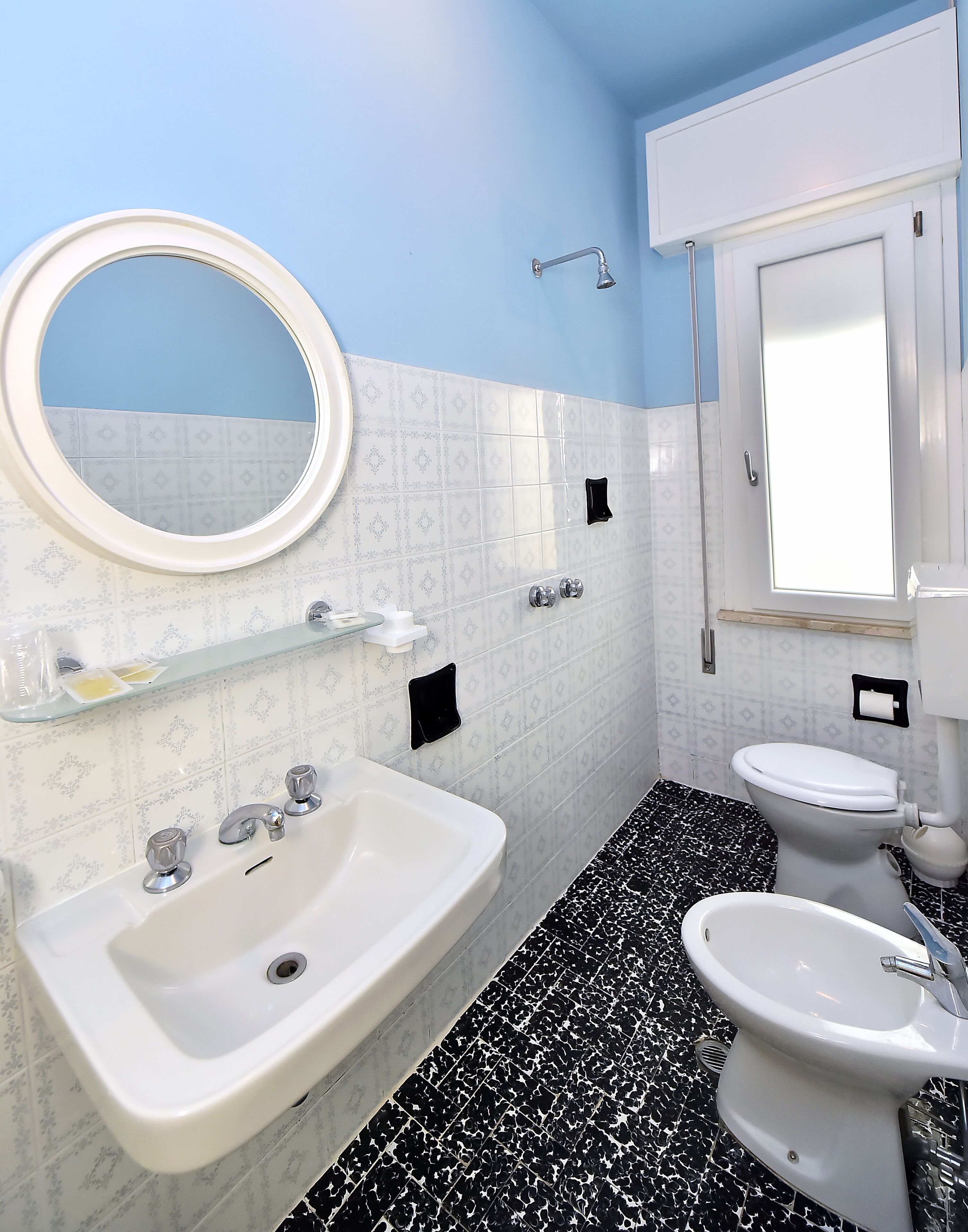 shower, free toiletries, hair dryer, bidet