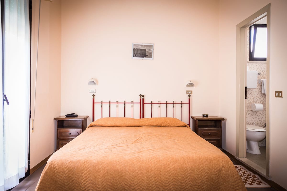 In-room safe, desk, free WiFi, bed sheets