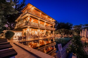 Fachada da propriedade