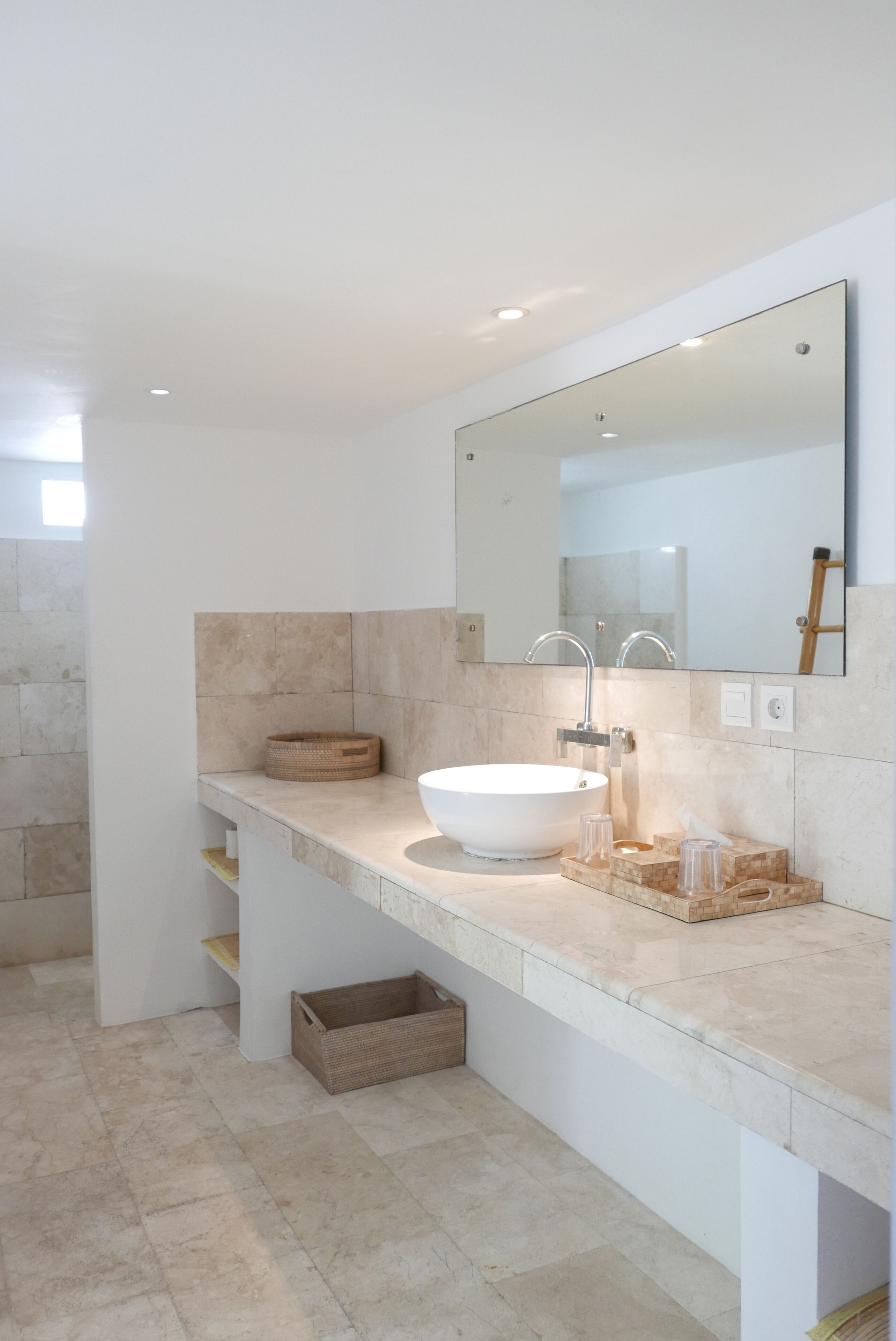 bungalow, partial sea view | bathroom sink