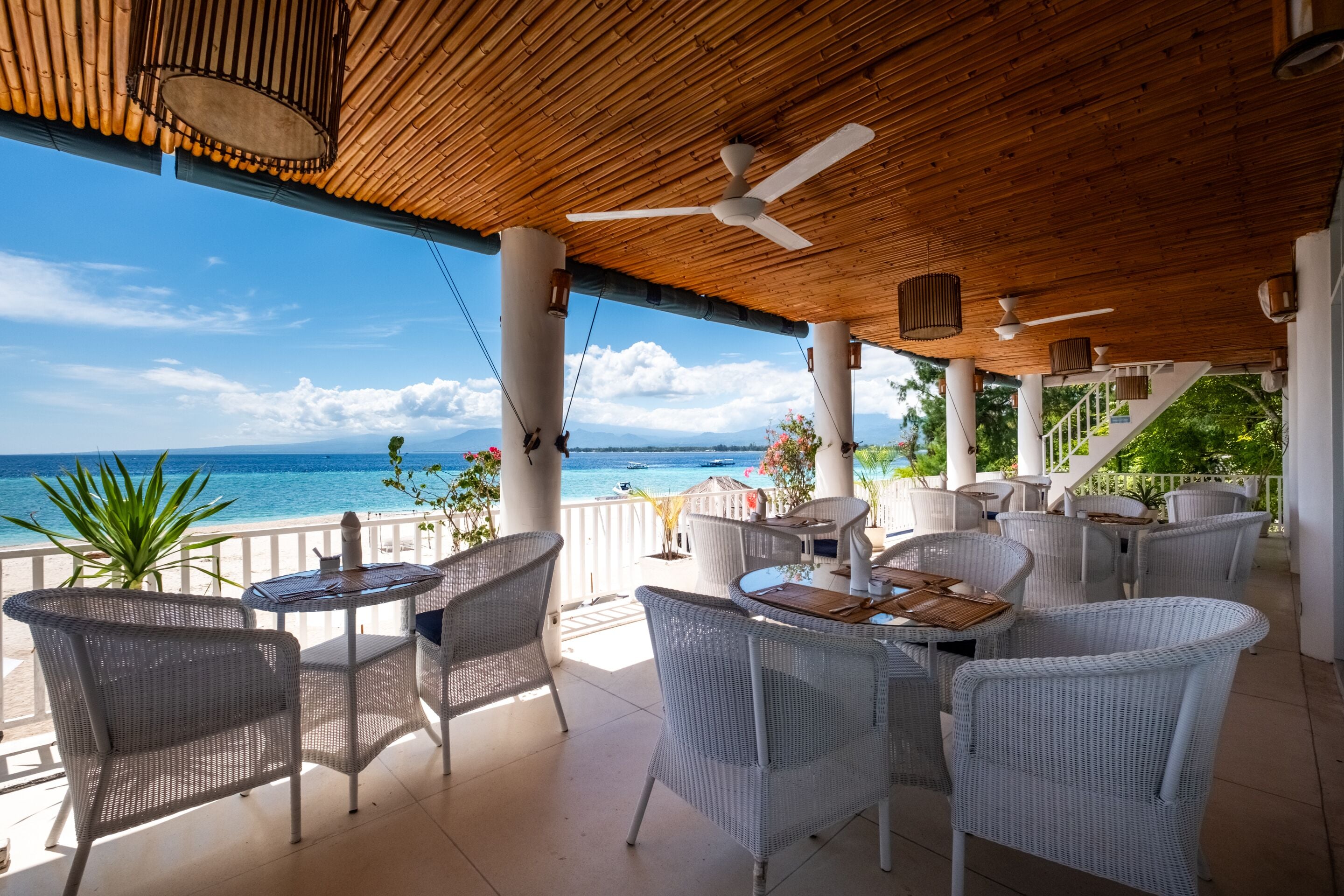 Breakfast, lunch, dinner served; international cuisine, beach views 