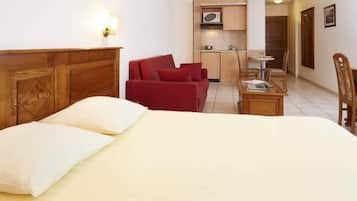 In-room safe, rollaway beds, free WiFi