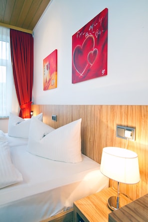 Double Room | 1 bedroom, individually decorated, desk, free WiFi - Hotel Schaper (Celle)