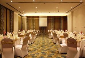Business center - White Fort Hotel (Dubai)