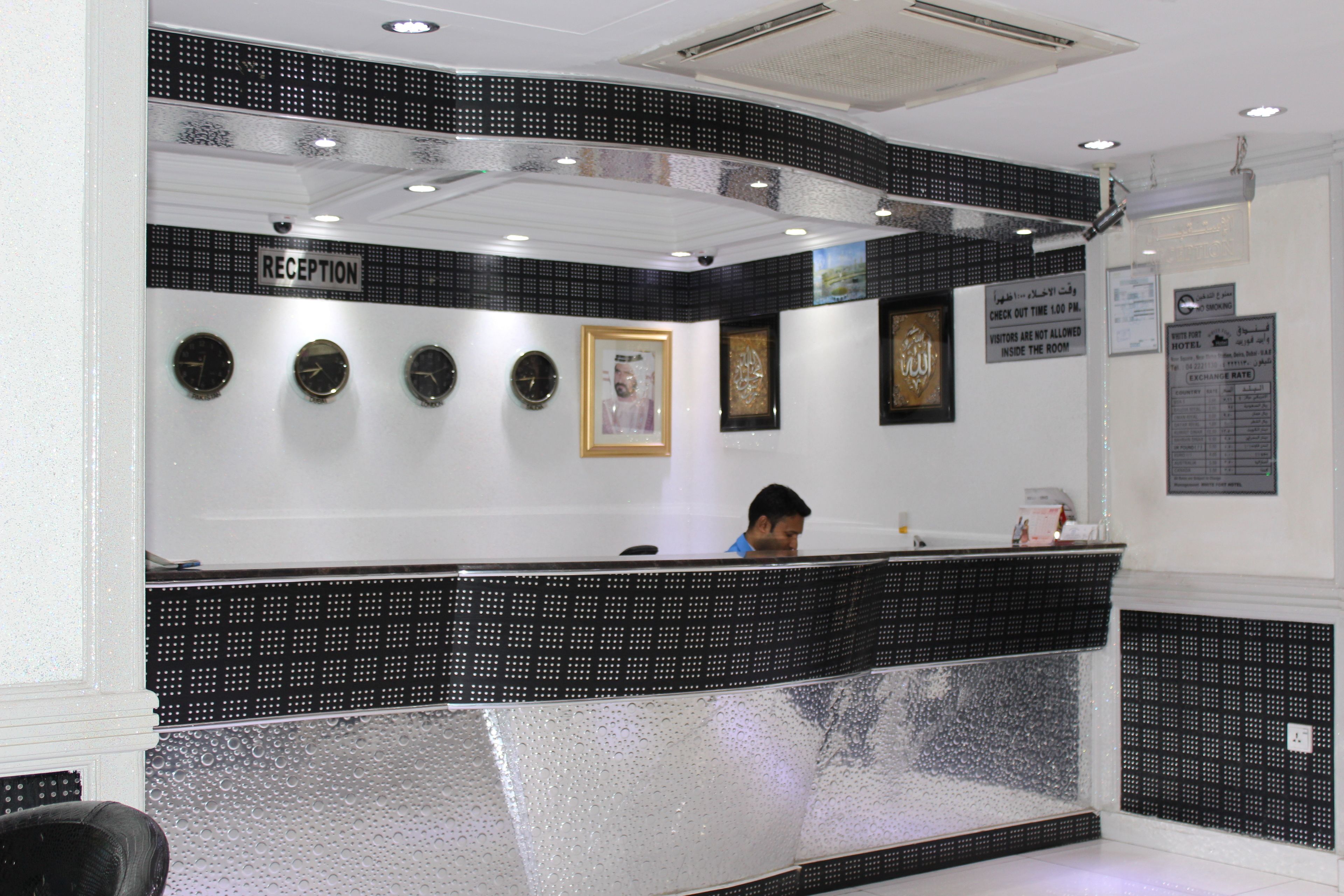Quầy tiếp tân