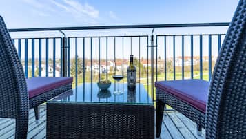 Economy Double Room | Outdoor dining