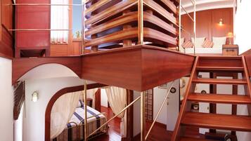 Caja de seguridad en la habitación y decoración personalizada