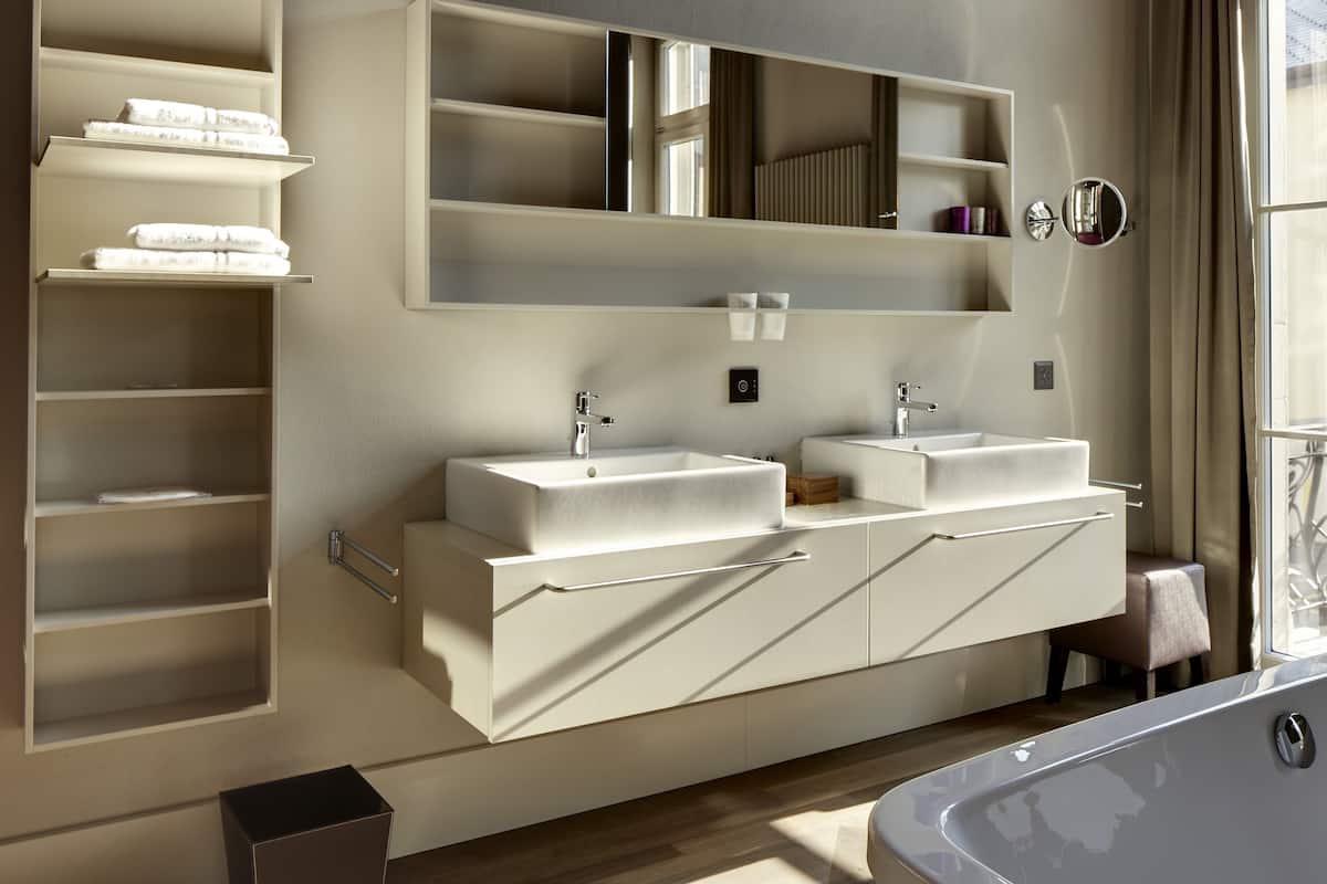 junior suite, mountain view (extra large) | bathroom | shower, rainfall showerhead, free toiletries, hair dryer