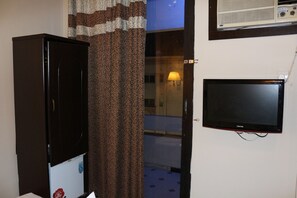 Single Room | In-room safe, soundproofing, iron/ironing board, free WiFi - Grand Sina Hotel (Dubai)