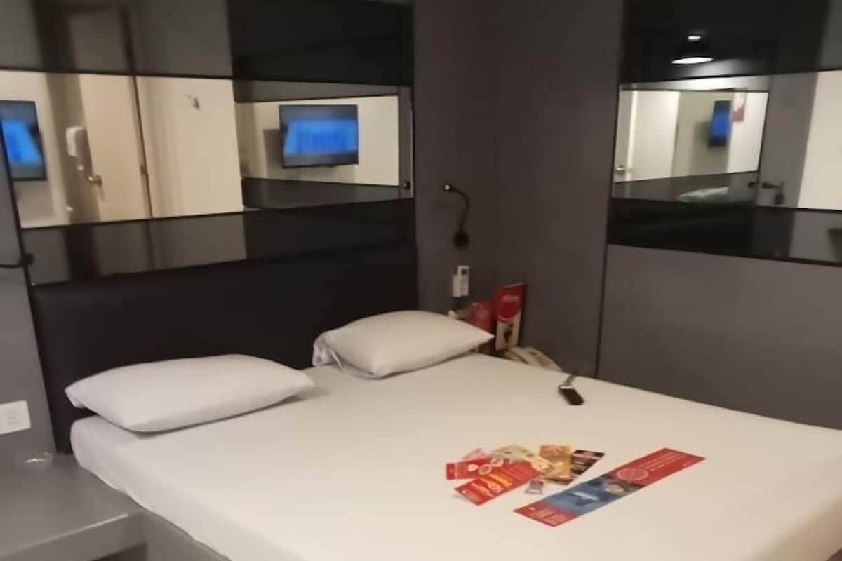 Ropa de cama de alta calidad, camas con efecto memoria y insonorización