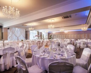 Indoor wedding - Inishowen Gateway Hotel (Buncrana)