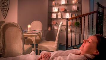 Couples treatment rooms, body treatments, hydrotherapy
