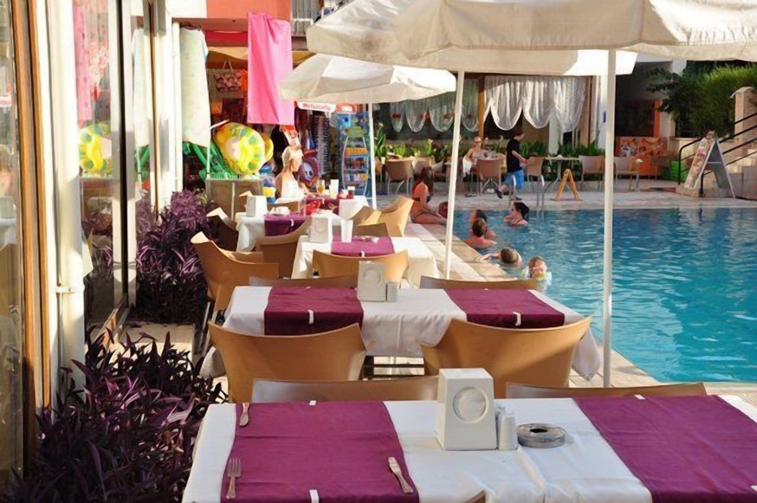 屋外プール、サンラウンジャー