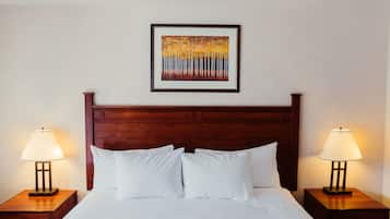 Habitación estándar, 1 cama King size | Escritorio, cortinas blackout y insonorización