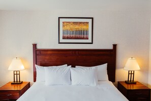 Standard Room, 1 King Bed | Desk, blackout drapes, soundproofing, iron/ironing board - Durango Lodge (Durango)