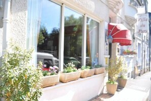 Voorkant van accommodatie