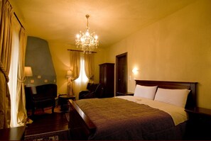 Standard Suite, Fireplace