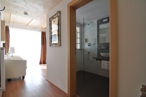 Double or Twin Room | Premium bedding, in-room safe, desk, laptop workspace - Hotel Traube – Stelvio (Stelvio)