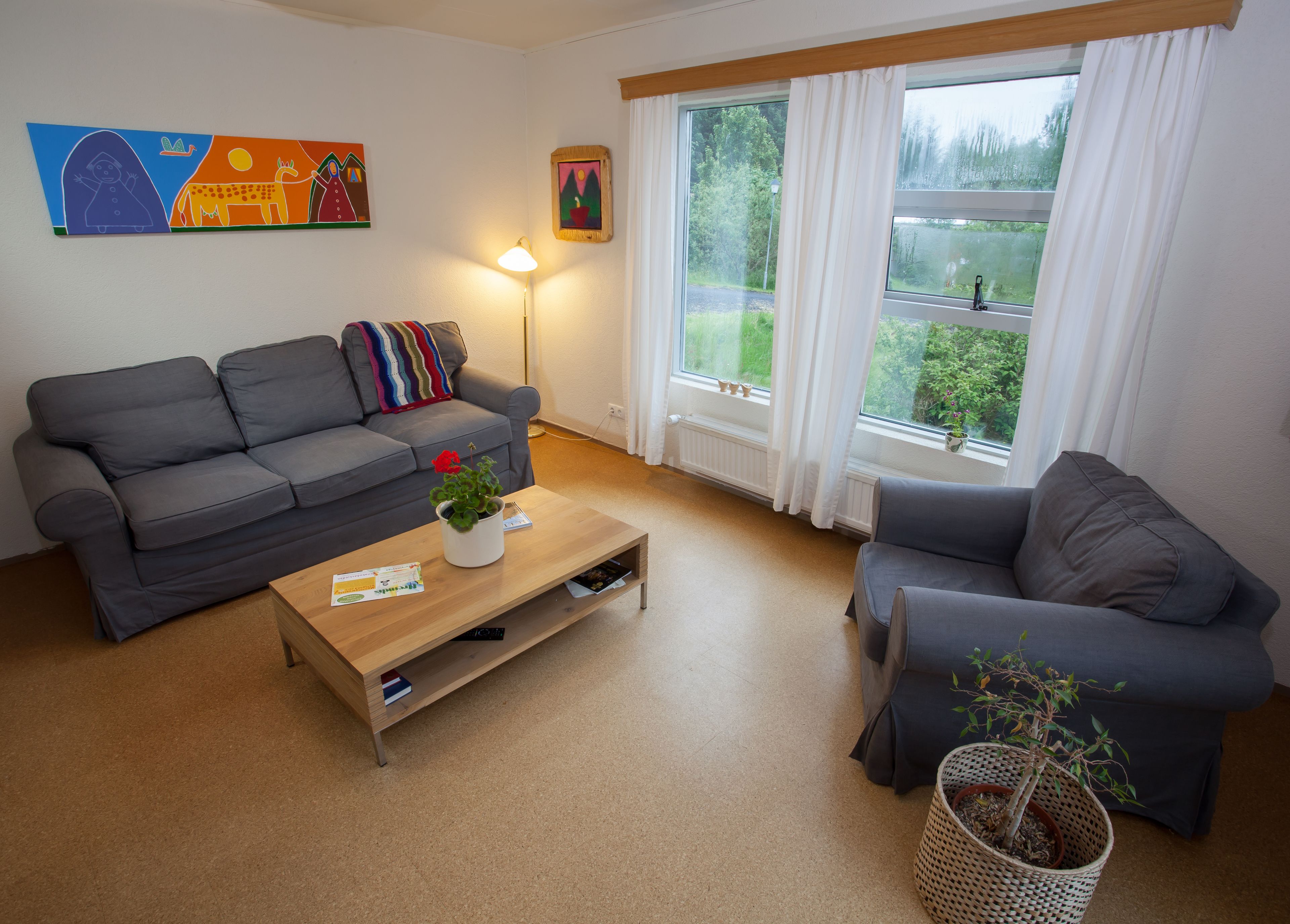 Apartment, 1 Bedroom, Non Smoking, Private Bathroom | Living room