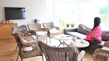 Twin Room, Non Smoking, Private Bathroom | Desk, blackout drapes, free WiFi, bed sheets