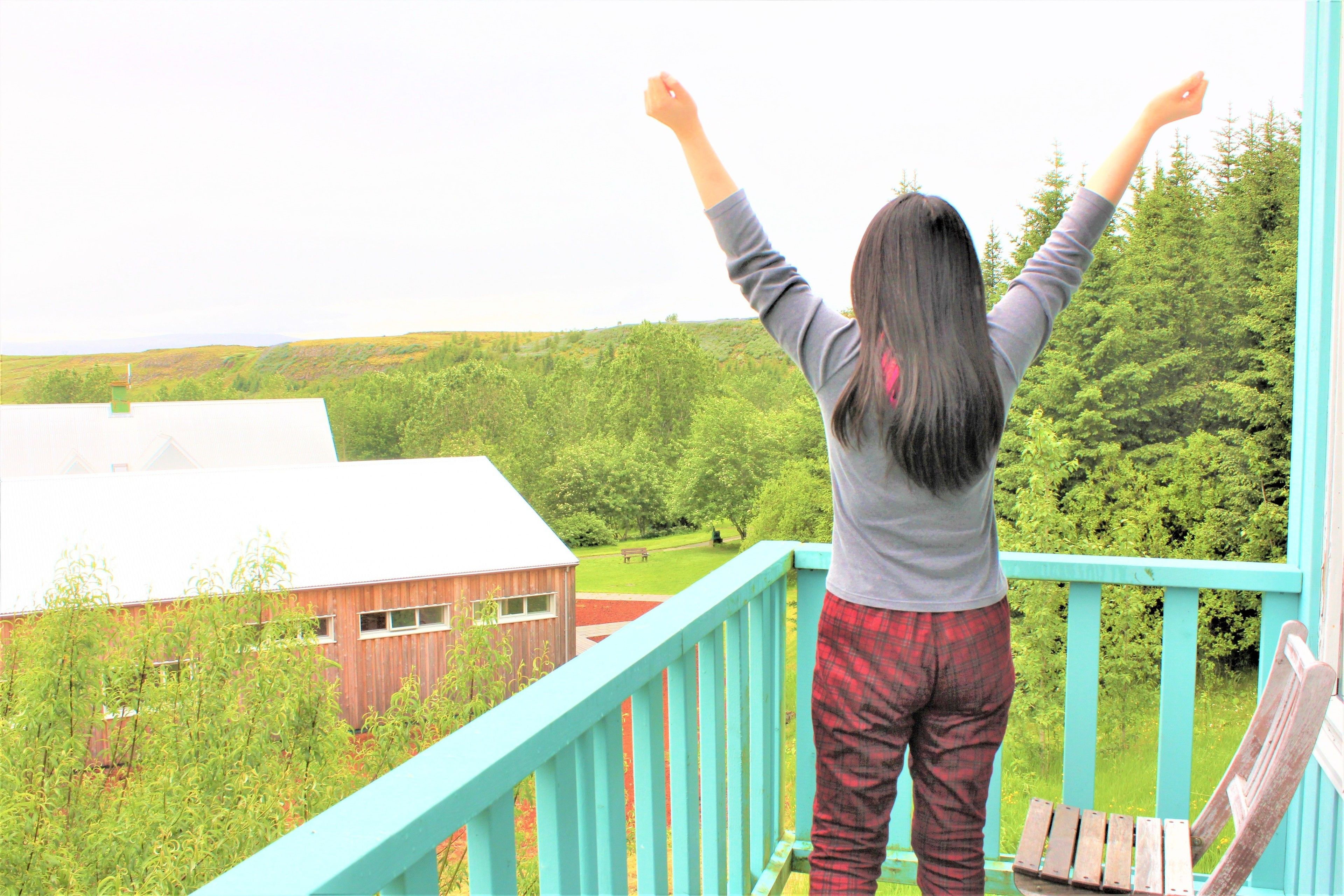 办公桌、遮光窗帘、免费 WiFi、床单