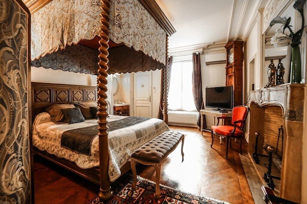 Apartamento de lujo, 1 habitación, vistas al patio | 1 dormitorio, wifi gratis, ropa de cama