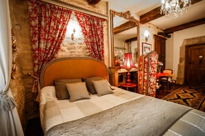 Apartment, 1 Bedroom, Courtyard View | 1 bedroom, free WiFi, bed sheets - Le Petit Tertre (Dijon)