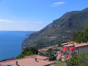 Aerial view - Hotel Residence La Rotonda (Tignale)