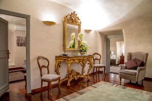 Sala de estar en el lobby